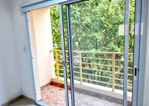 Venta Monoambiente+balcón+cochera/santos Lugares