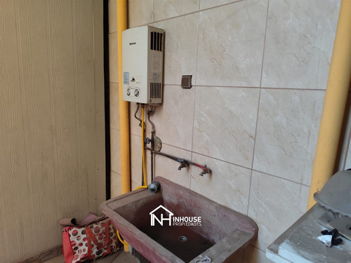 Casa En Venta De 4 Dorm. En La Florida