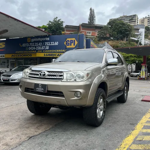 Toyota Fortuner 2012 4x4