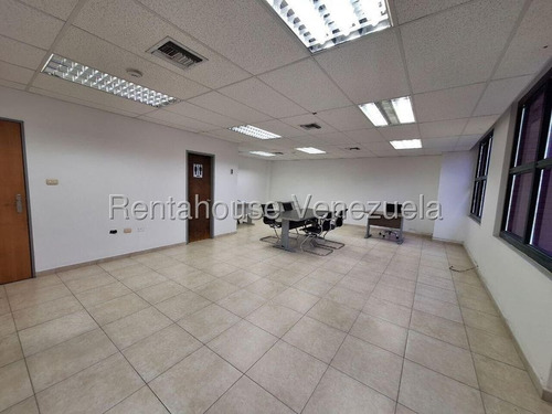 Valeria Chong Oficina Alquiler Barquisimeto Lara Zona Este Oportunidad Residencial Economico Código Inmobiliaria Rent-a-house 25-18447