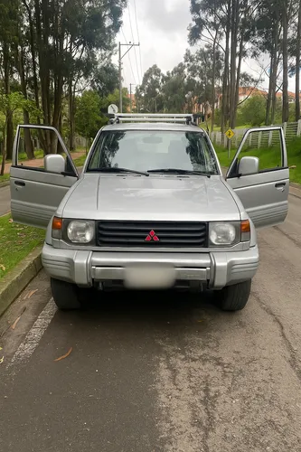 Mitsubishi Montero 2.4 V6