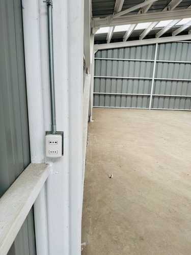 Arriendo Local 200 M2 + Bodega 700 M2 Total 900 M2
