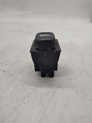 Boton Elevador Der Tablero Peugeot Partner 2007 A 2012 Orig (Usado)