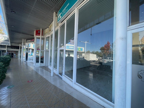 Local Comercial En Arriendo, 55mts2, Strip Center La Dehesa.