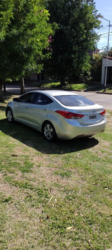 Hyundai Elantra 1.8 Gls 6at Seguridad Premium 2013