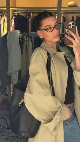 Capa Original Rhode Hailey Bieber Com Batom Para iPhone