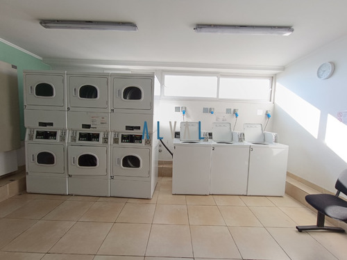 Home Estudio En Buzo Sobenes 4650, Metro Ecuador.