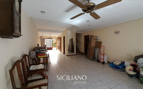 Reservado - Casa - Boedo - 4 Amb C/garage, Patio, Balcón, Quincho Y Parrilla S/lote Propio. - 218m²