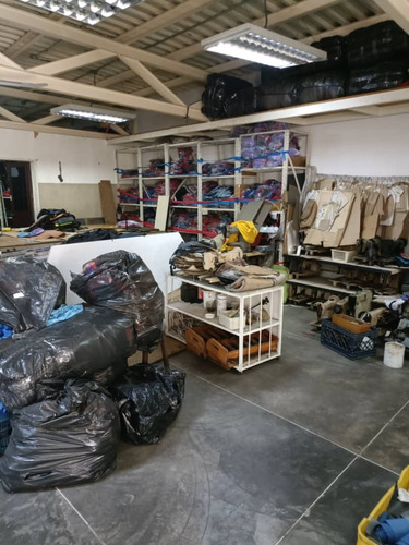 Se Vende Excelente Local + Fondo De Comercio Ubicado En La Av Nueva Granada Em