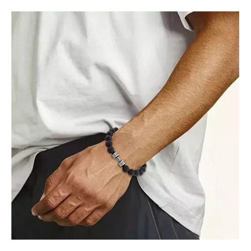 L Pulseira Com Halteres De Pedra De Lava Vulcânica Preta