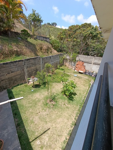 Casa Multifamiliar En Venta, Urb. Los Duraznos-lagunetica, Los Teques.