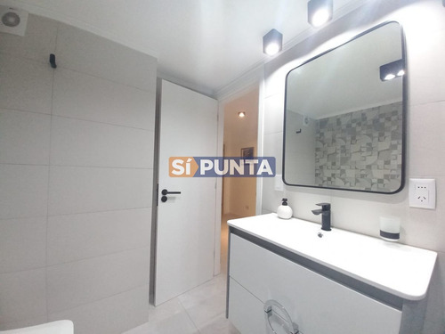 Imagen 16 de 27 de Vende Apartamento De 2 Dormitorios Y Medio En Chiverta, Reciclado Completo. Punta Del Este