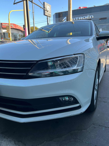 Imagen 14 de 14 de Volkswagen Vento 2017 1.4 Comfortline 150cv At