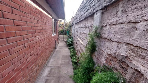 Comoda Casa De Un Piso A Pasos De Estacion De Tren