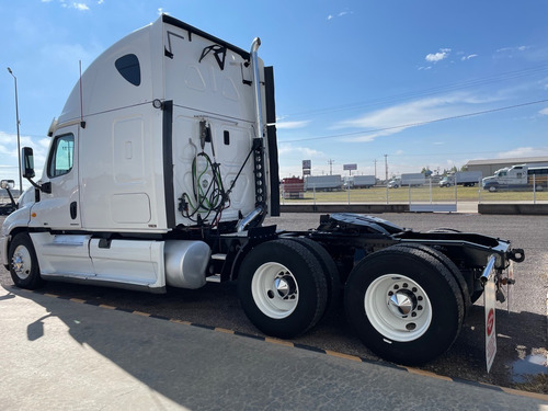Imagen 4 de 15 de Freightliner Cascadia