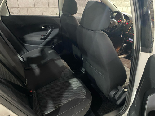Volkswagen Polo 1.6 Comfortline Tiptronic