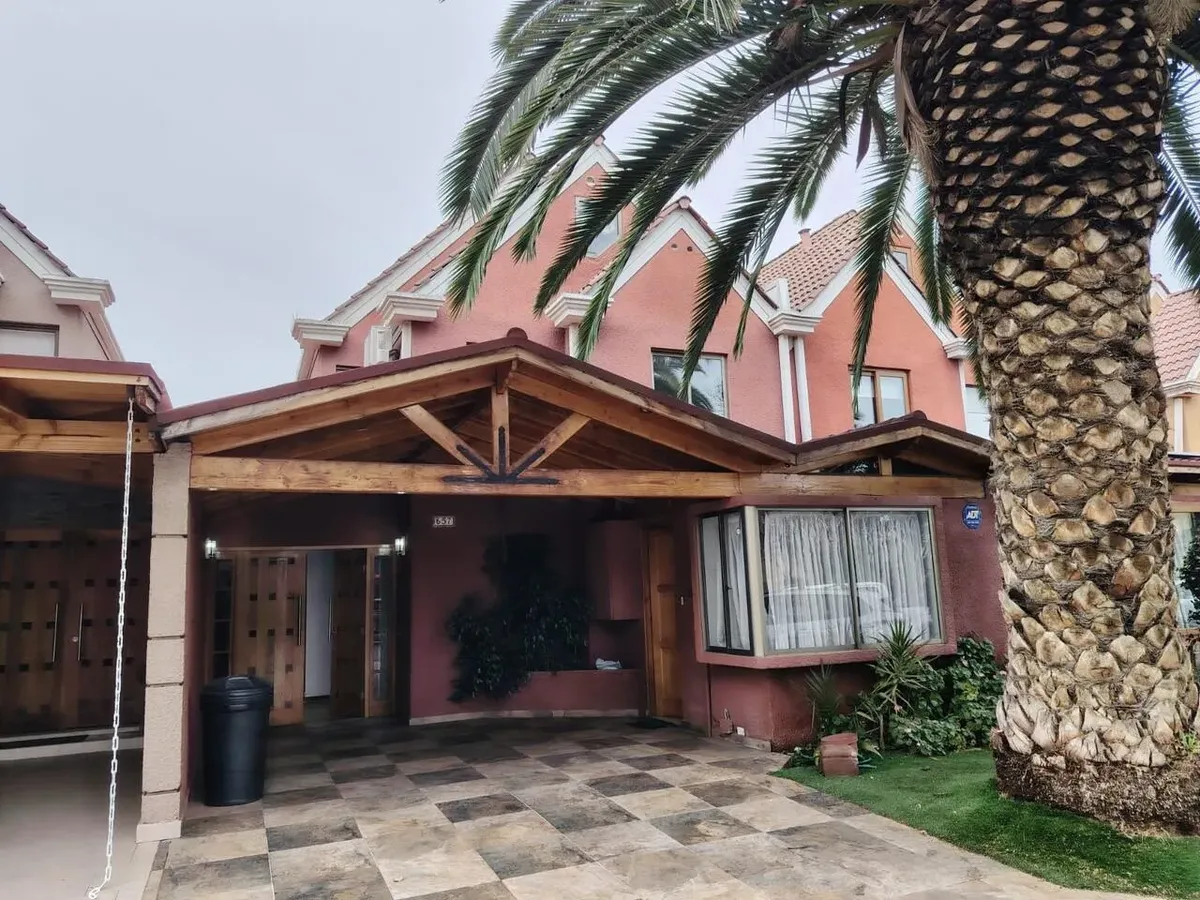 Imagen 1 de 22 de Arriendo Amplia Casa En Condominio 4d 3b