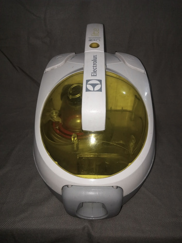 Aspirador De Pó Electrolux Lite Lit11 - 1.400w Branco-verde
