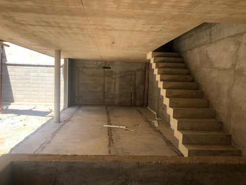 Imagen 5 de 22 de Venta Duplex En Complejo Housing En B° Jardin Claret, Calle De Los Emilianos