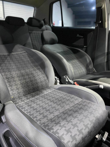 Imagen 12 de 15 de Volkswagen Fox 2016 1.6 Trendline
