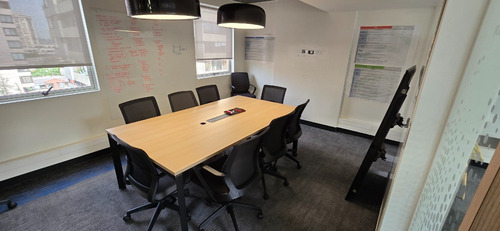 Oficina Dúplex Recién Remodelada Con Mobiliario Incluido