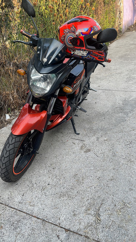 Moto Yamaha 2013 19,000 Kilometraje Único Dueño No Debe Nads