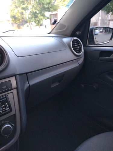 Volkswagen Voyage Particular 1.6 Comfortline 101cv 2010