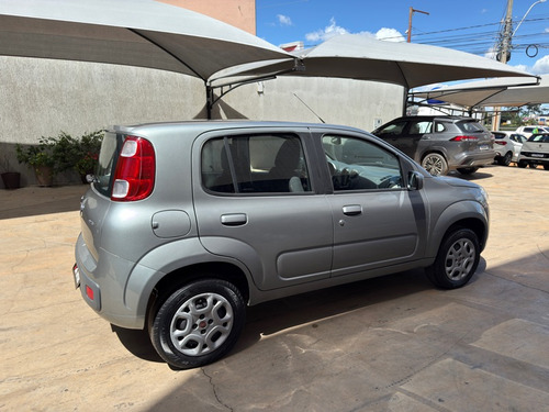 Fiat Uno Vivace 1.0 8V (Flex) 4p