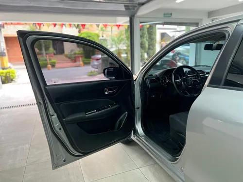 Suzuki Swift Dziere AT 2023