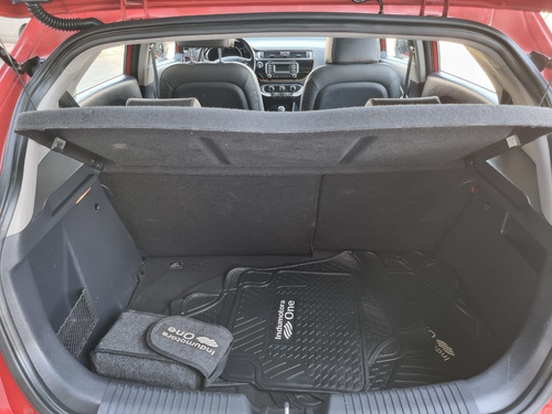 Imagen 10 de 14 de Kia Rio 5 Ex 1.4 6mt Ac Full 2017
