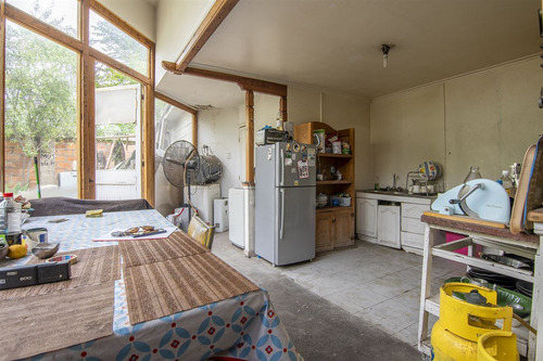 Casa En Venta De 4 Dorm. En Ñuñoa