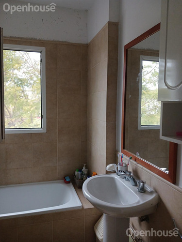 Casa En Venta En Barrio Los Jazmines Con Piscina