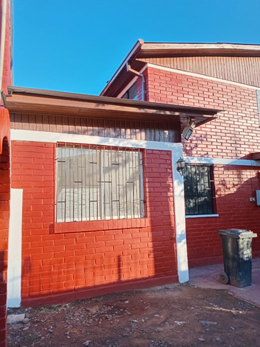 Casa Dos Pisos Con Excelente Ubicación *se Acepta Subsidio