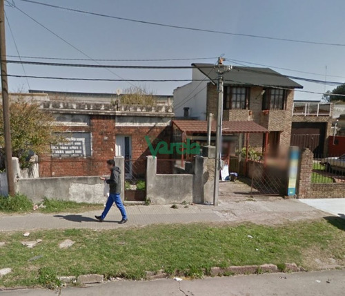 Imagen 2 de 10 de Casa En Venta Maroñas 3 Dorm 2 Baños Cochera X 2 Fondo Parrillero - Montevideo Maroñas