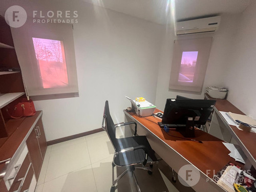 Flores Prop. Vende Casa En Ayres Plaza, Pilar