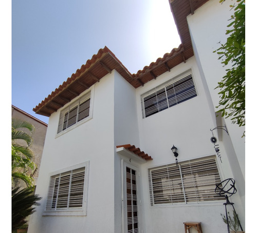 Townhouse En Excelente Zona De La Isla De Margarita, Conjunto Villa Sol, Apostadero, Maneiro - Cod. 0782