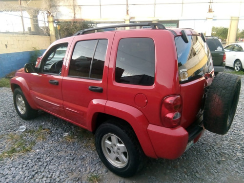 Imagen 4 de 6 de Jeep Liberty 2004