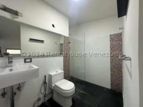 #24-19759 Cómoda Casa En Santa Cecilia
