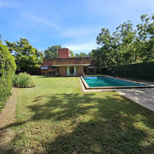 Casa En  Venta 3 Dormitorios En Barrio Santa Rita En San Isidro