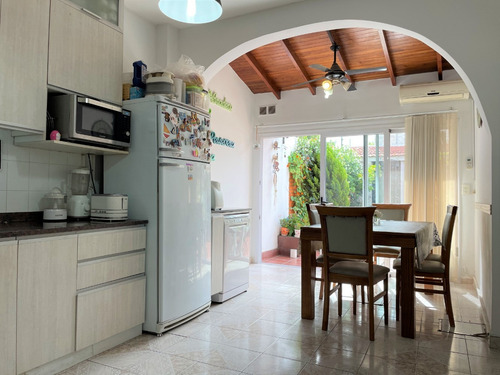 Imagen 6 de 11 de Venta Duplex 4 Ambientes Con Fondo Libre Castelar Financiado