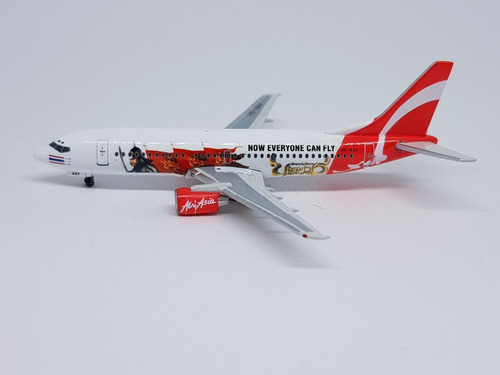 Miniatura Avião Phoenix 1:400 Air Asia Boeing 737-3b7