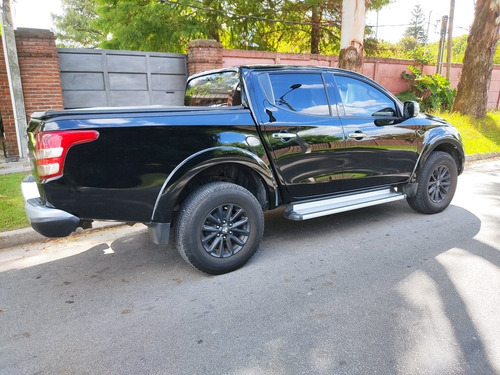 Mitsubishi L200 2.5 Cd 4wd High-power Di-d At5 Cuero 2016