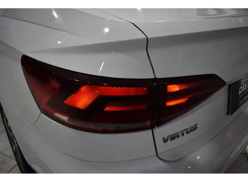 Volkswagen Virtus 1.0 200 TSI HIGHLINE AUTOMÁTICO