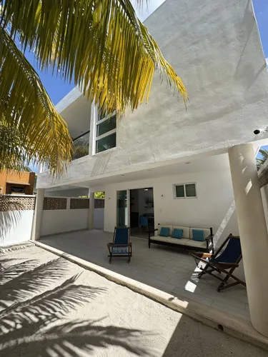Casa En Venta De Dos Planta A 3 Cuadras Del Mar De Telchac Puerto.