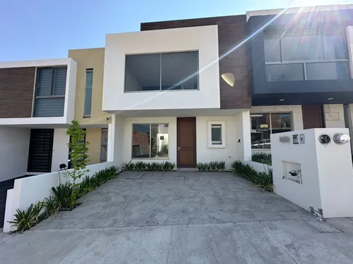 Casa En Venta En Tres Marias Morelia