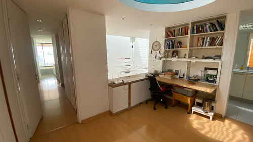 Exclusivo Triplex En Edificio Moderno, Ideal Para Familias