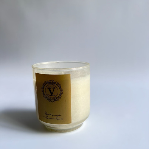 Imagen 3 de 6 de Vela De Soja Hannah Banana Vidrio 250ml