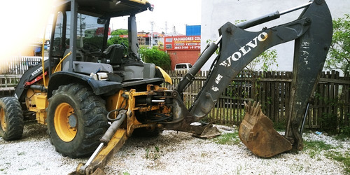 Retroescavadeira Volvo 4x4 Ano 2012 Com Nota Fiscal Manual