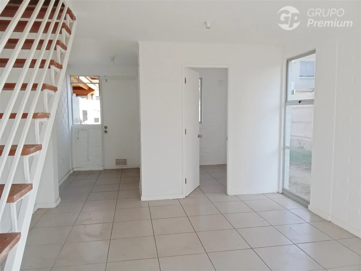 Imagen 1 de 10 de Casa En Arriendo De 3 Dorm. En Buín