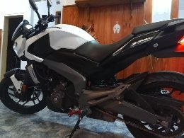 Imagen 4 de 13 de Bajaj Rouser Dominar 400
